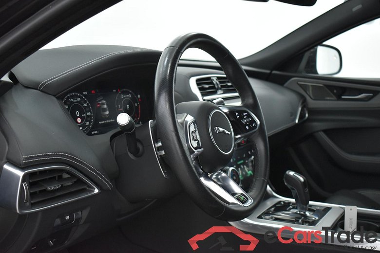 Jaguar XE 2.0 D 4WD R-Dynamic S Aut. Virtual Meridian LED-Xenon Navi Sport-Leather Camera KeylessGo Klima PDC ... #6