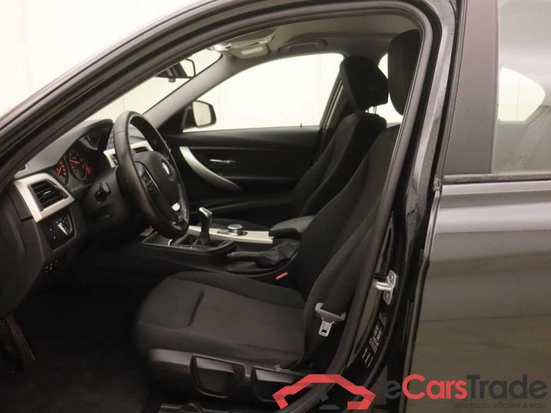 BMW 318 d Individual LED-Xenon Navi-Pro KeylessGo Klima PDC ... #6