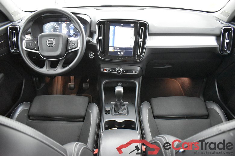 Volvo XC40 2.0 D3 Momentum LED-Xenon Harman/Kardon Navi 1/2 Sport-Leather KeylessGo Klima PDC #6