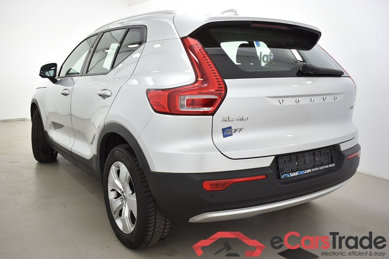Volvo XC40 2.0 D3 Momentum LED-Xenon Harman/Kardon Navi 1/2 Sport-Leather KeylessGo Klima PDC #4