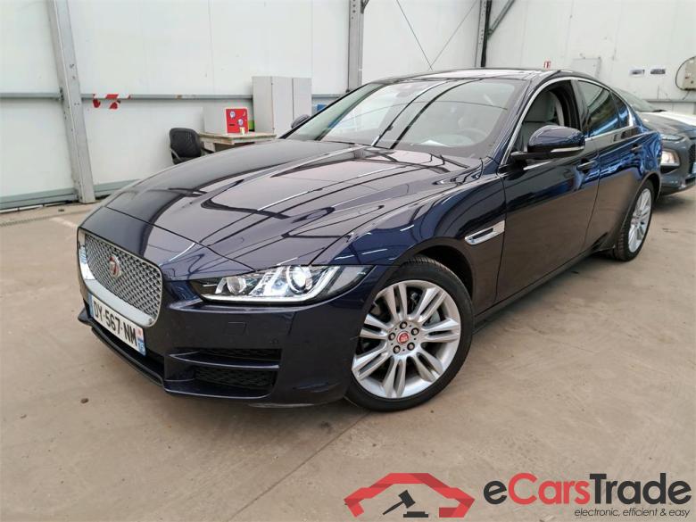 Jaguar 2.0 240ch Portfolio Auto 4P XE Portfolio 2.0 240 Auto #1