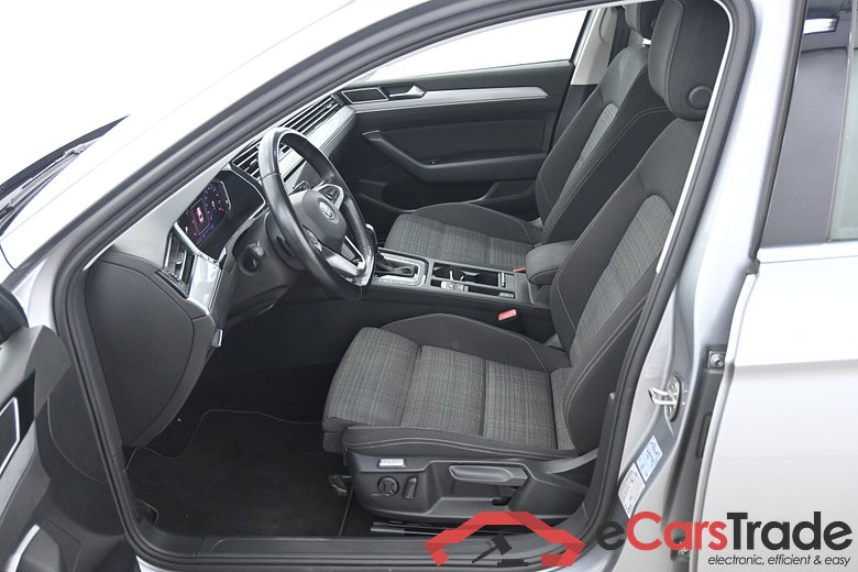 Volkswagen Passat 1.6 TDi Aut. Facelift LED-Xenon Virtual Navi Sport-Seats KeylessGo Camera KeylessGo Klima PDC ... #5