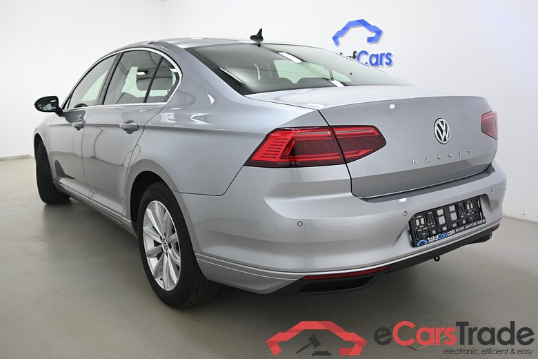 Volkswagen Passat 1.6 TDi Aut. Facelift LED-Xenon Virtual Navi Sport-Seats KeylessGo Camera KeylessGo Klima PDC ... #4