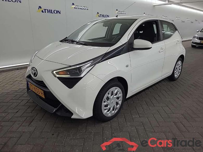 TOYOTA Aygo 1.0 VVT-i x-play 5D 53kW #1