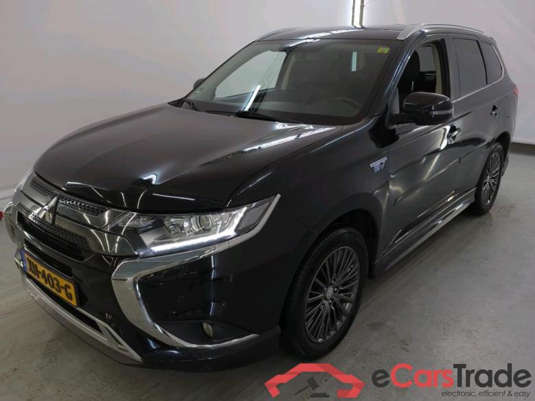 MITSUBISHI Outlander \'15 Mitsubishi Outlander PHEV Pure 5d #1