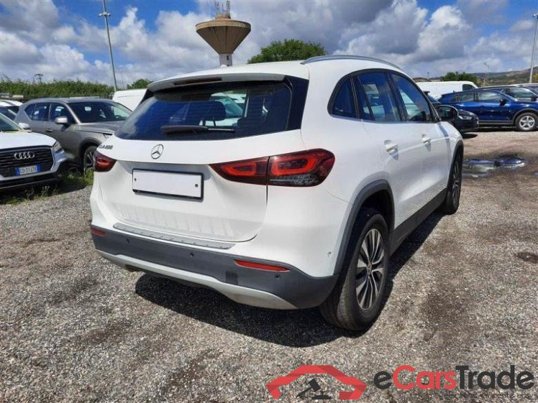 Mercedes 14 MERCEDES-BENZ GLA / 2020 / 5P / CROSSOVER GLA 200 AUTOMATIC SPORT #2