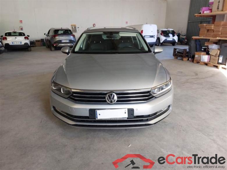 Volkswagen 18 VOLKSWAGEN PASSAT / 2014 / 5P / STATION WAGON VARIANT 2.0 TDI 110KW EXECUTIVE BMT DSG #6