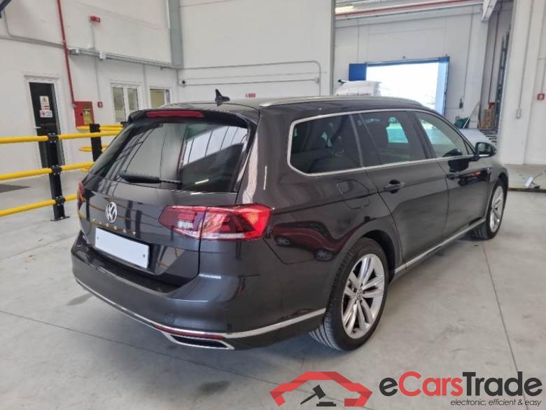 Volkswagen 14 VOLKSWAGEN PASSAT / 2019 / 5P / STATION WAGON VAR. 1.4 PLUG IN HYBRID GTE DSG #2