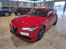 AlfaRomeo 71 ALFA ROMEO GIULIA / 2016 / 4P / BERLINA 2.2 TURBO DIESEL 210CV VELOCE AT8 Q4