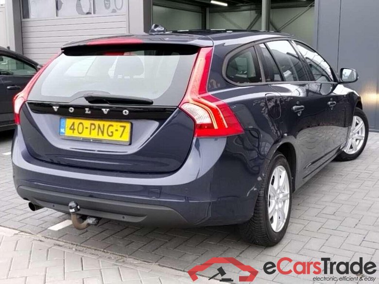 VOLVO V60 2.0 D3 Kinetic #2