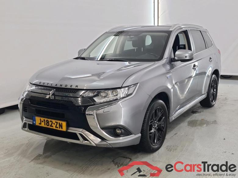 MITSUBISHI Outlander '15 Mitsubishi Outlander PHEV Pure 5d #1