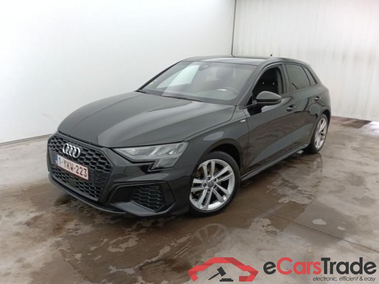 Audi A3 Sportback 2.0 35 TDi 110kW S tronic S line 5d #4