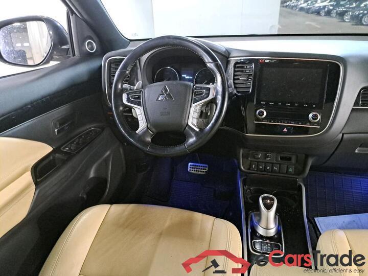 Mitsubishi Outlander Outlander 2.4 PHEV 4WD Instyle SDA AT 165kW/224pk  5D/P Auto-1 #5