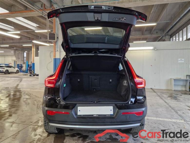 Volvo 228 VOLVO XC40 / 2017 / 5P / SUV T5 PLUG-IN HYBRID AUTO RECH INSCRIP EXPR #5