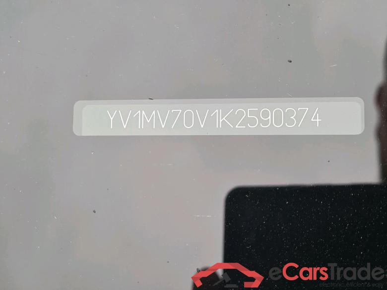 VOLVO - VOL V40 D2 120PK Black Edition & Towing Hook #6