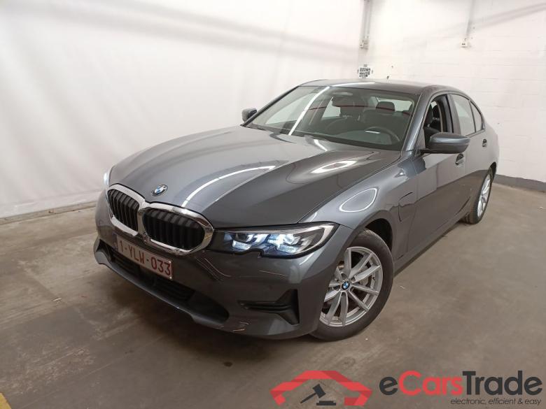 BMW 3 Reeks Berline 330e (215 kW) 4d #4