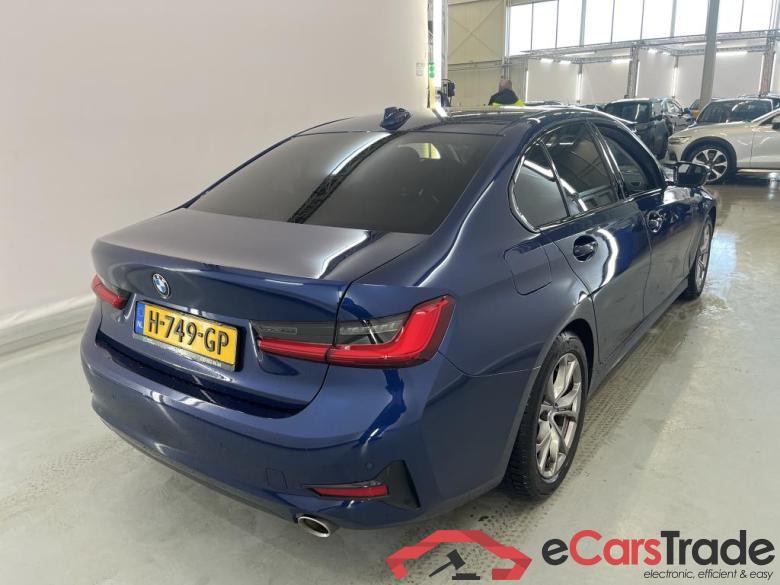 BMW 3 Serie Sedan '18 BMW 3 Serie Sedan 320iA Corporate Executive Sport 4d #2