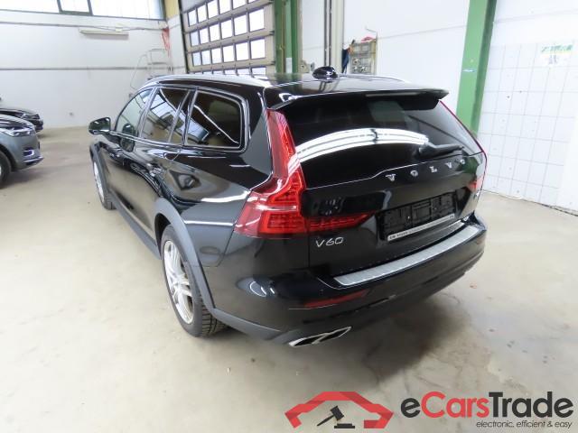 Volvo V60 CC ´18 V60 Cross Country Pro AWD 2.0 D4 140KW AT8 E6dT #2