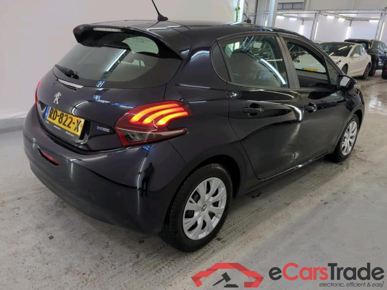 Peugeot 208 11-18 Peugeot 208 Blue Lion 1.2 PureTech 82 99g 5d #2