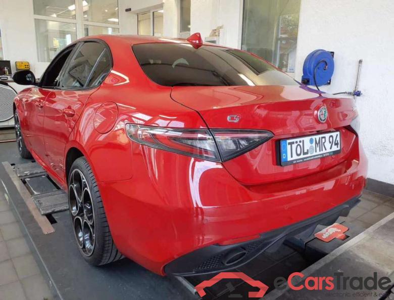 Alfa_romeo Competizione Q4 GIULIA #3