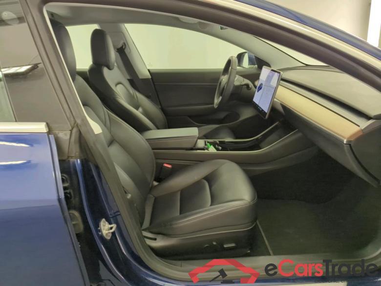 Tesla Model 3 '18 BEV Tesla Model 3 Standard Range Plus RWD 4d #3
