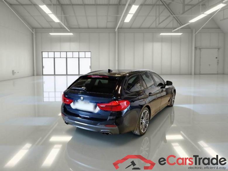 BMW 82 BMW SERIE 5 / 2016 / 5P / STATION WAGON 520D XDRIVE MSPORT AUTO TOURING #2