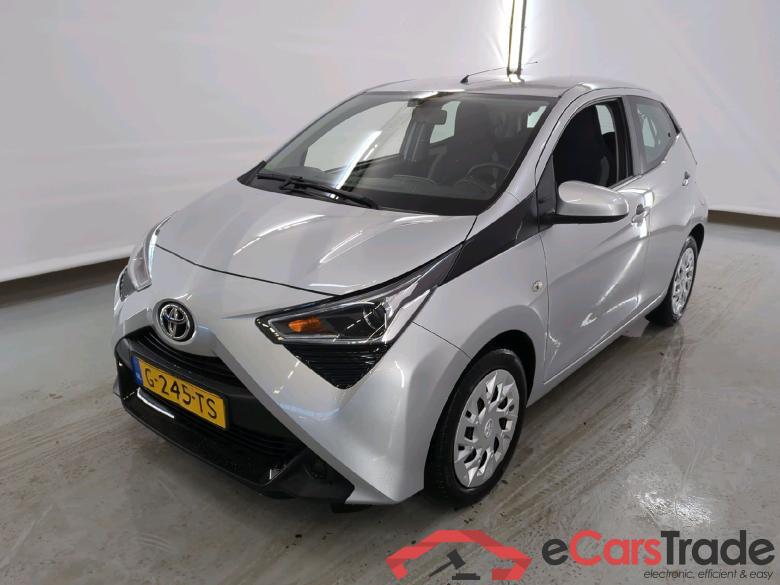 Toyota  Toyota Aygo 1.0 VVT-i x-play 5d #1