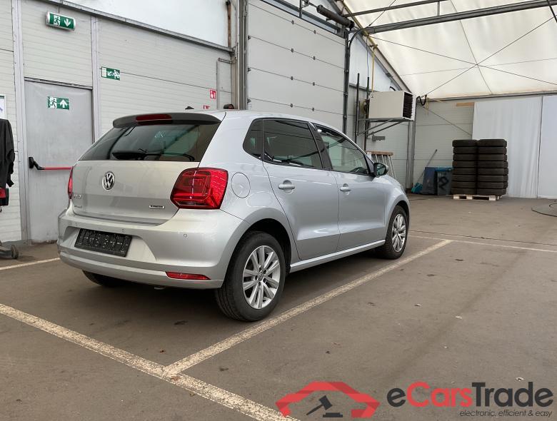 VOLKSWAGEN Polo Polo Trendline 1.0  BlueMotion Technology 44 kW (60 ch) 5 vitesses manuel #2