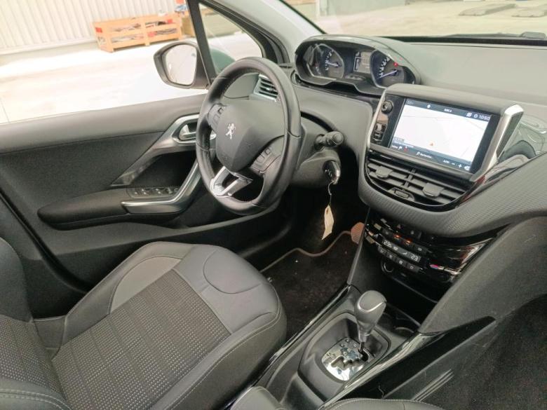 Peugeot 2008 1.2 PureTech Allure Aut. Navi 1/2 Leather Klima PDC ... #5