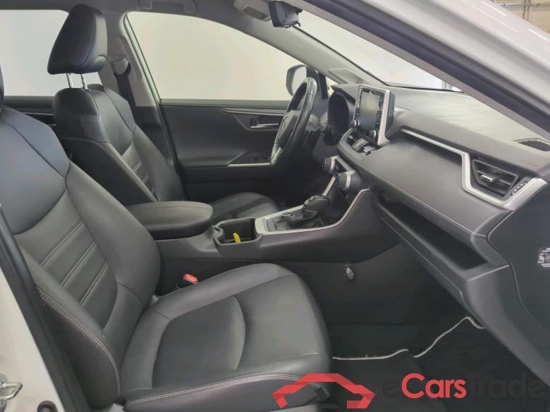 Toyota RAV4 '18 Toyota RAV4 2.5 Hybrid AWD Business Plus Automaat 5d #3