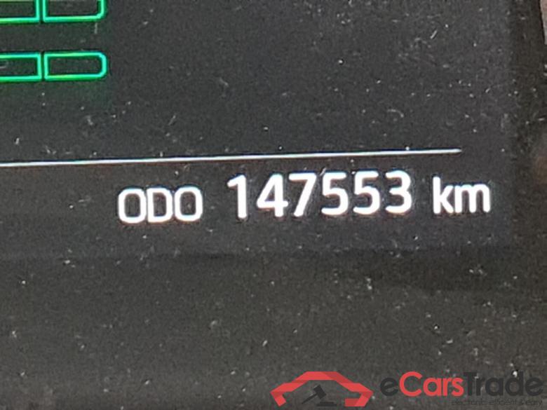 TOYOTA Yaris 1.5 Hybrid Executive CVT #4