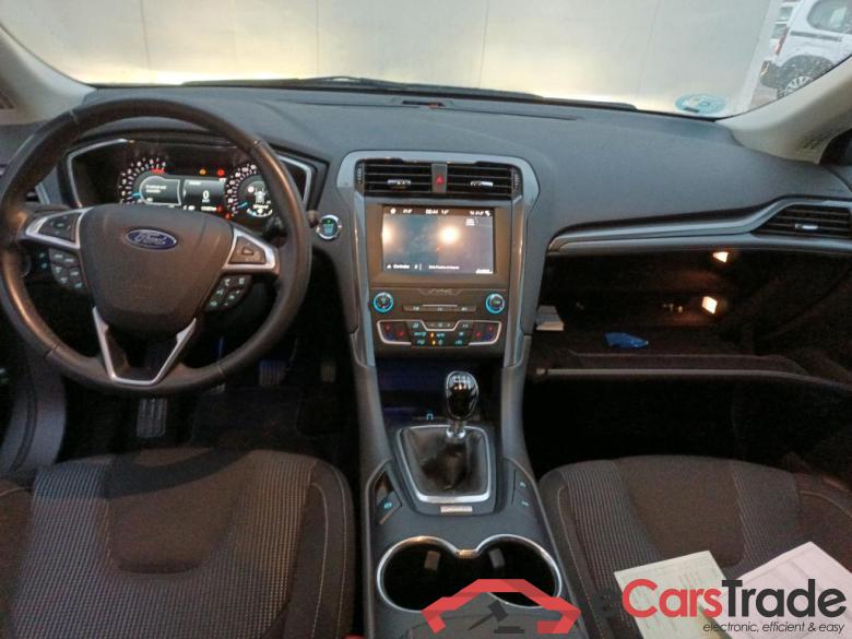 Ford 2.0 TDCi 110kW (150CV) Titanium 235 FORD Mondeo / 2014 / 5P / berlina con portón 2.0 TDCi 110kW (150CV) Titanium 235 #3