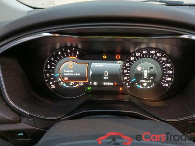 Ford 2.0 TDCi 110kW (150CV) Titanium 235 FORD Mondeo / 2014 / 5P / berlina con portón 2.0 TDCi 110kW (150CV) Titanium 235 #4