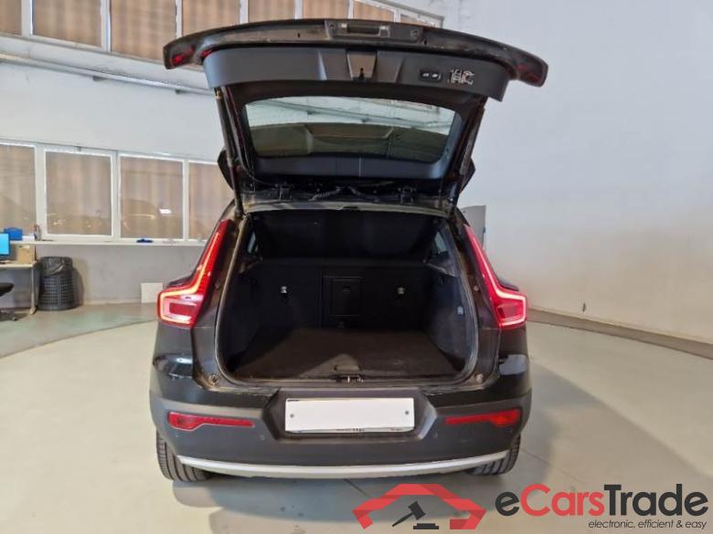Volvo 235 VOLVO XC40 / 2017 / 5P / SUV T4 PLUG-IN HYBRID AUTO RECH INSCRIP EXPR #5