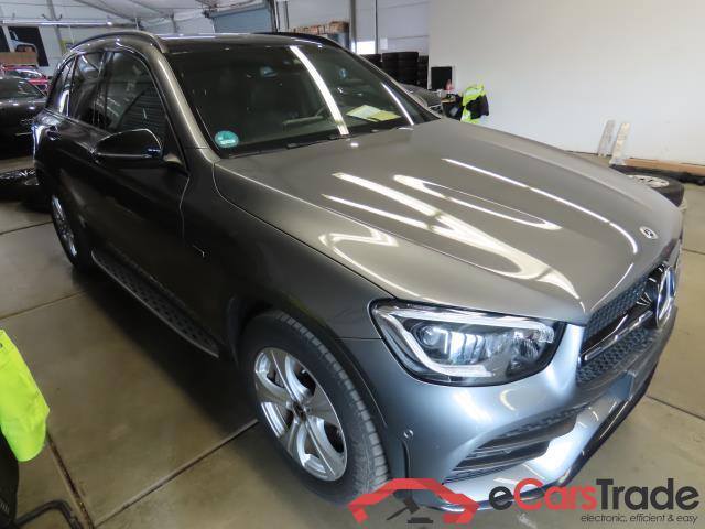 Mercedes GLC ´15 GLC -Klasse GLC 300 de 4Matic (253.911)AMG 2.0 AMG Line 225KW AT9 E6d #4