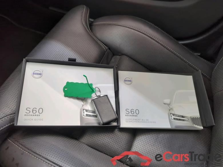 Volvo S60 '18 Volvo S60 Recharge T6 AWD R-Design 4d #4