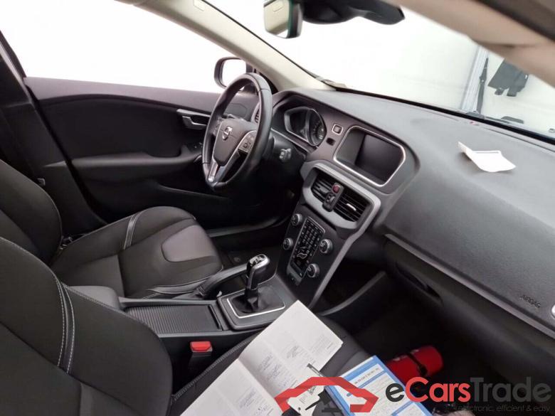 VOLVO V40 2.0 D2 BLACK EDITION #3