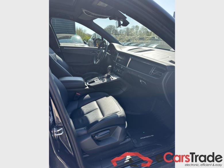 PORSCHE Macan  #6