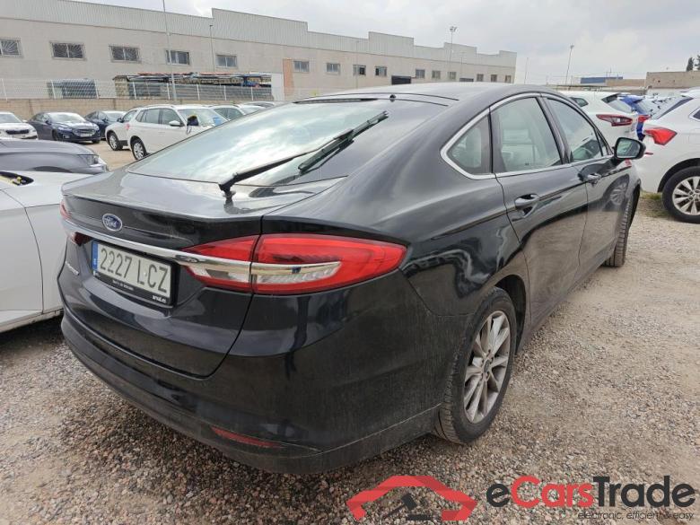 Ford 2.0 TDCi 110kW (150CV) Titanium 235 FORD Mondeo / 2014 / 5P / berlina con portón 2.0 TDCi 110kW (150CV) Titanium 235 #2