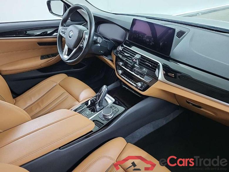 BMW 5-serie Touring 520iA 5D 135kW #6