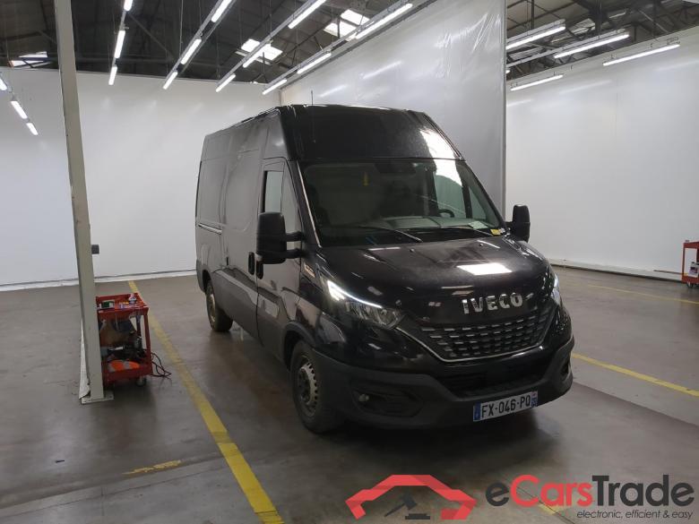 Iveco 2.3 35S16HA8 V11 H2 3520 IVECO Daily / 2014 / 4P / Fourgon tôlé 2.3 35S16HA8 V11 H2 3520 #4