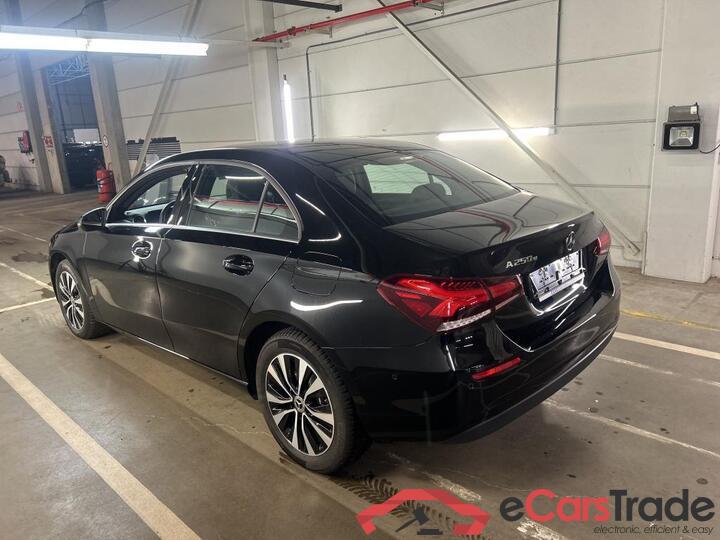Mercedes A-Klasse Limousine A-Klasse Limousine A 250 e Business Line (PHEV) 160kW/218pk  4D/P Auto-7 #3