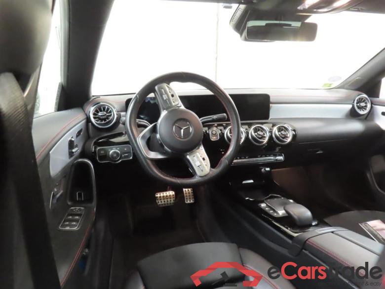 MERCEDES-BENZ CLA Shooting Brake 200 Bns Sol. AMG #3
