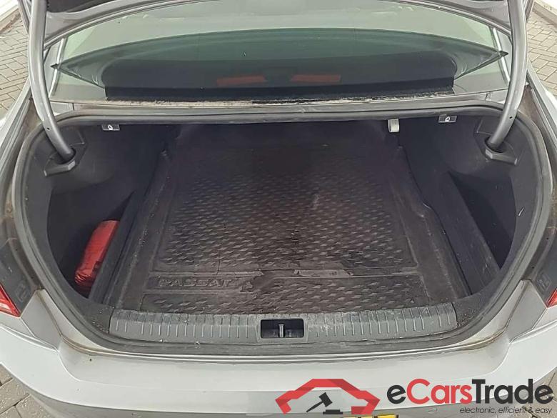 VOLKSWAGEN PASSAT 1.5 TSI 7-DSG Business 4D 110kW #5