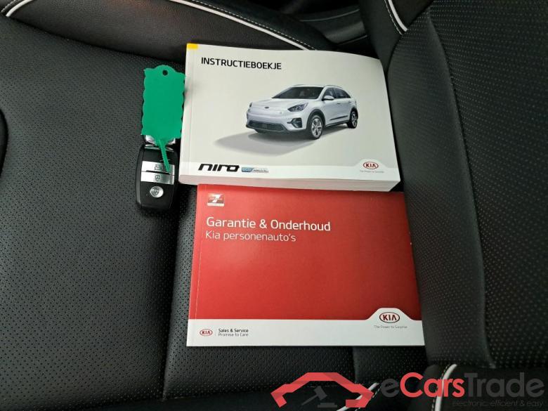 Kia Niro '22 BEV Kia Niro EV 64.8kWh ExecutiveLine 5d #4