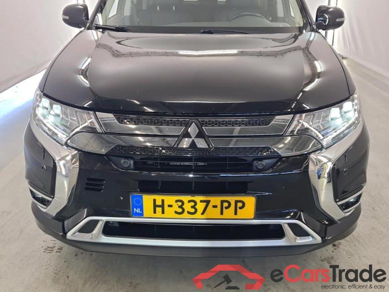 Mitsubishi Outlander '15 Mitsubishi Outlander PHEV Intense 5d #5