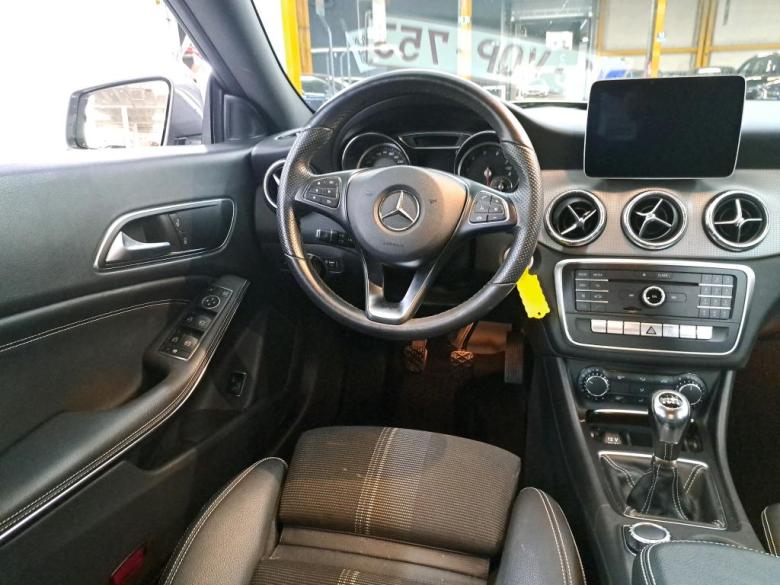 Mercedes CLA 180i Command Navi 1/2 Sport-Leather Camera Klima ... #6