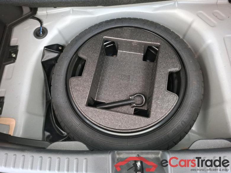 Toyota Hybride 114h France Business TOYOTA Yaris Hybride / 2019 / 5P / Berline Hybride 114h France Business #6