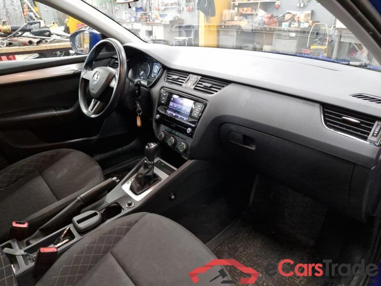 Skoda  Octavia Combi  (5E5)(03.2017->) Oct.Co1.5TSI CNG 130 Active AT #6