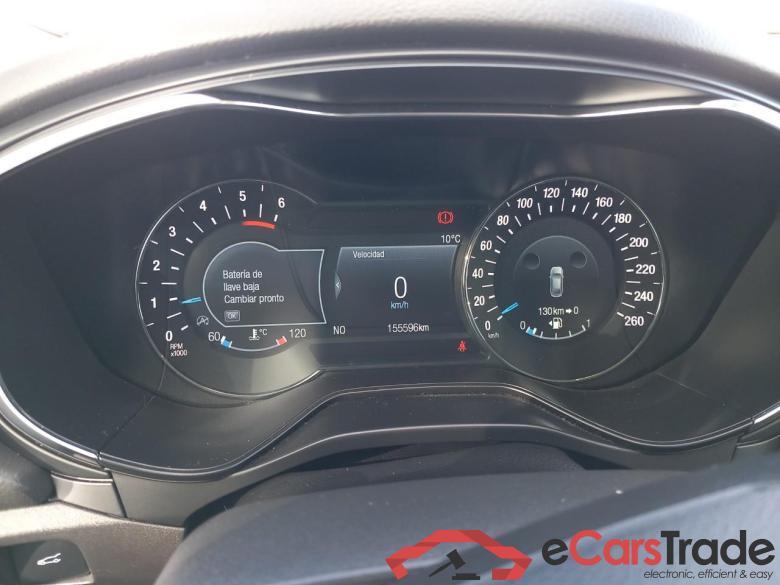 Ford 2.0 TDCi 110kW (150CV) Titanium 235 FORD Mondeo / 2014 / 5P / berlina con portón 2.0 TDCi 110kW (150CV) Titanium 235 #4